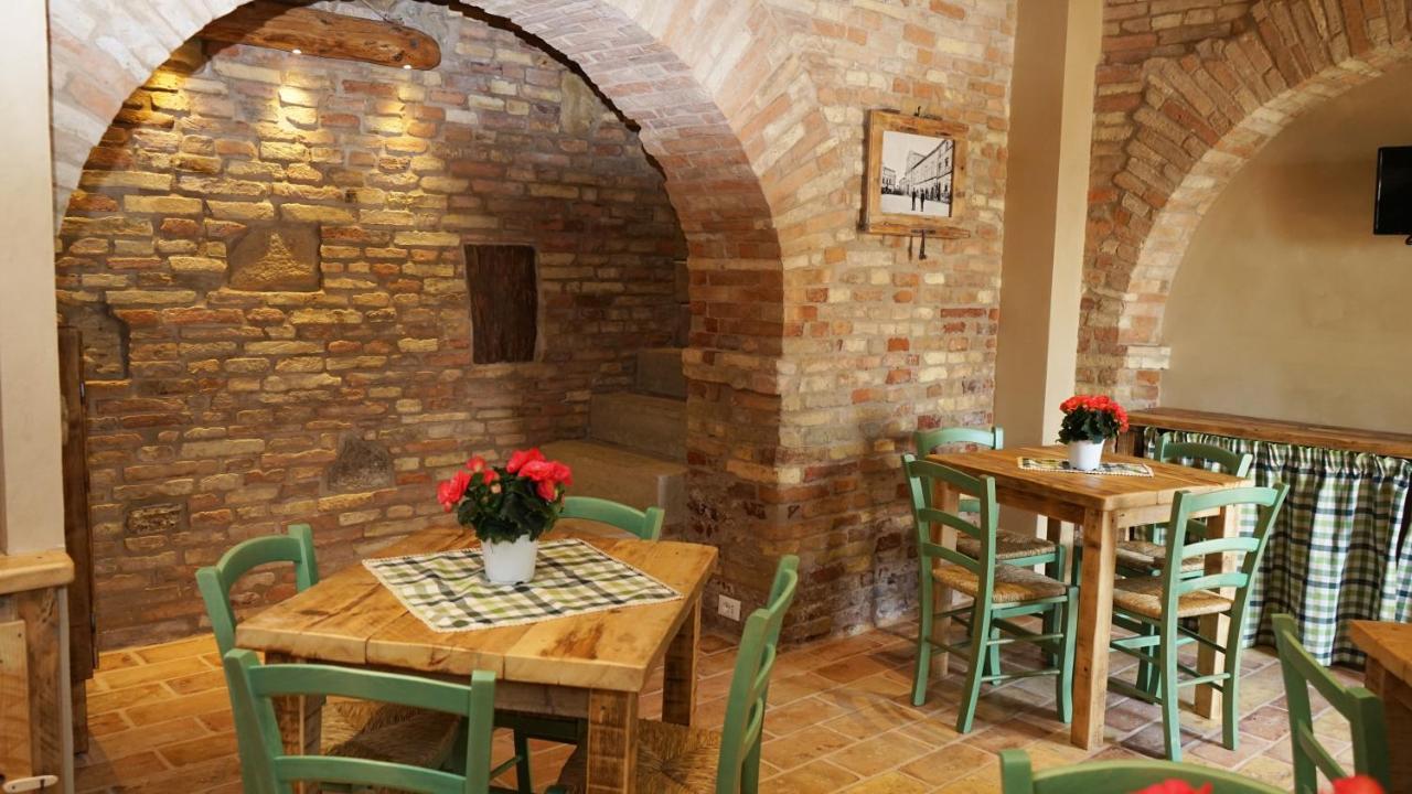 Il Castello Affittacamere Montecosaro  Extérieur photo