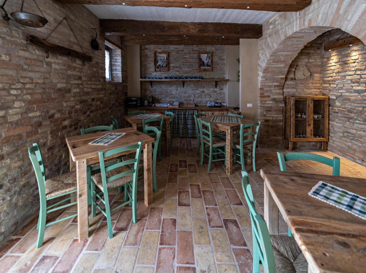 Il Castello Affittacamere Montecosaro  Extérieur photo