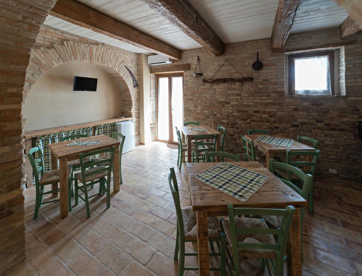 Il Castello Affittacamere Montecosaro  Extérieur photo