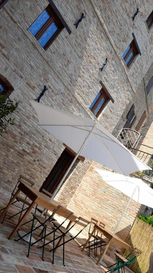 Il Castello Affittacamere Montecosaro  Extérieur photo